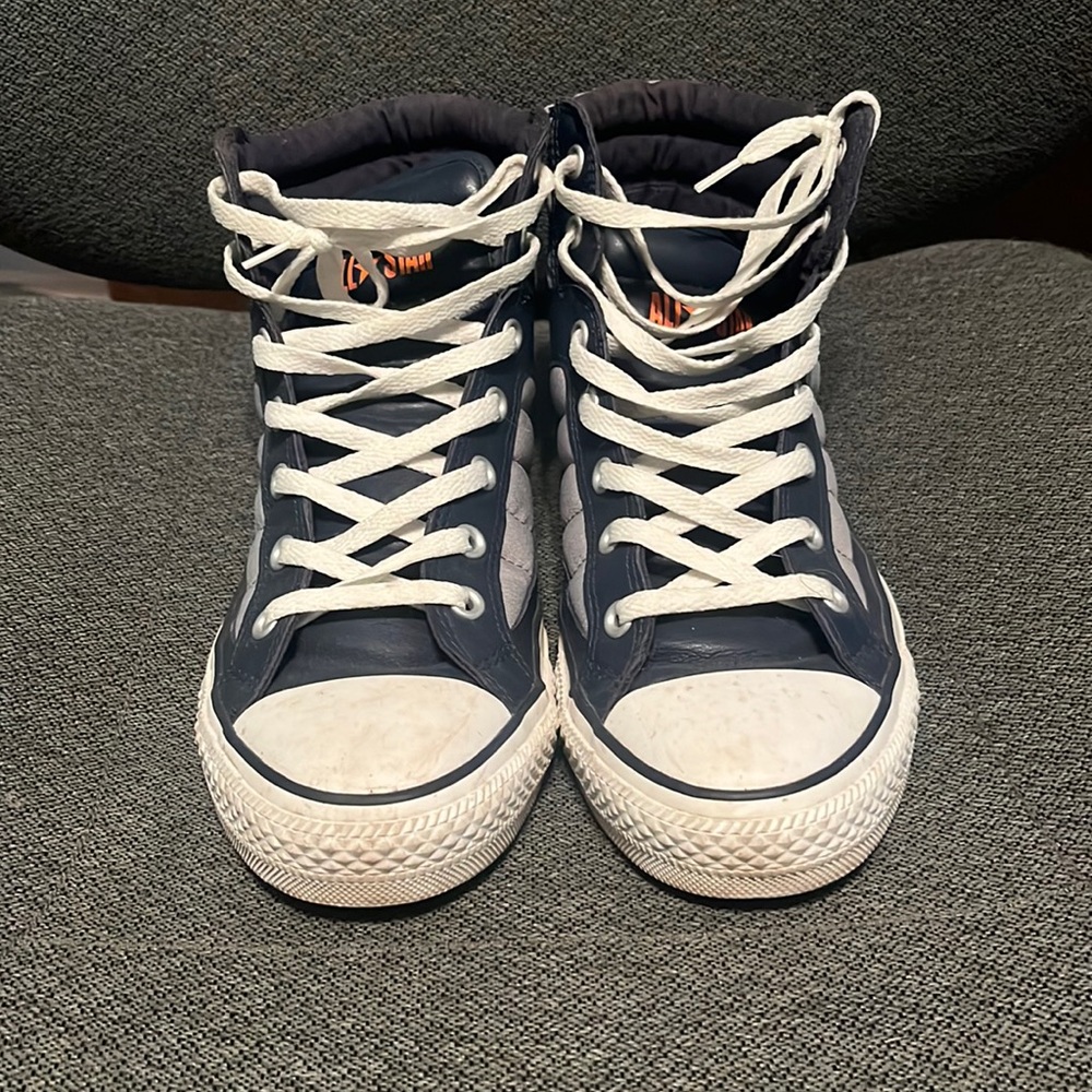High top converse. Blue & orange